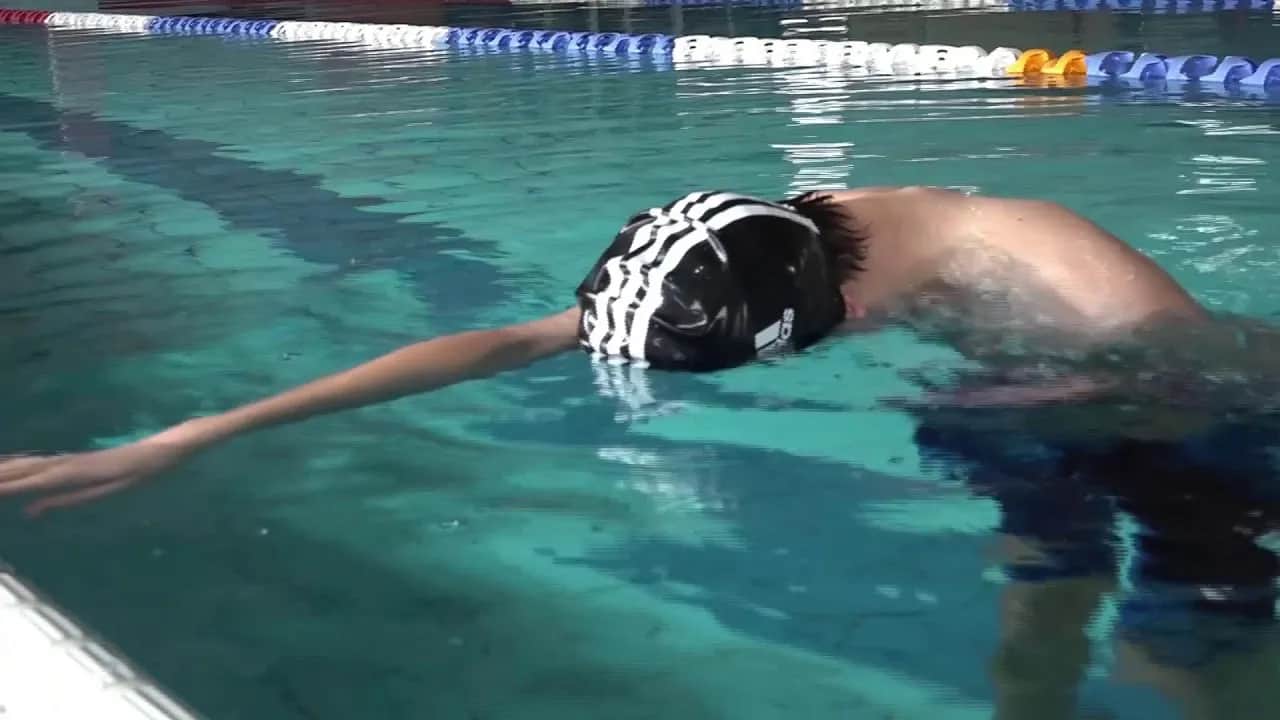 Oddychanie kraulem: Jak pokonać zadyszkę i pływać swobodnie?